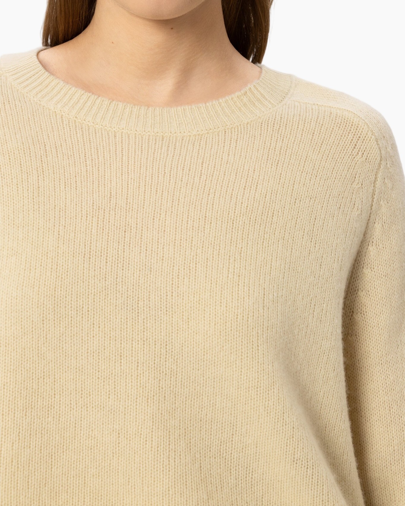 gebreide trui, beige trui, rund hals, wolmengsel, effen kleur