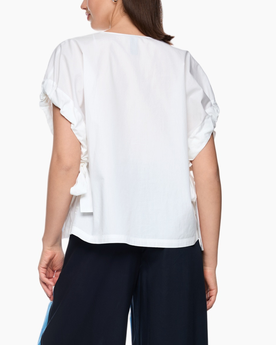 witte blouse, v-hals, pofmouwen, vlechtdetail, lichtgewicht stof