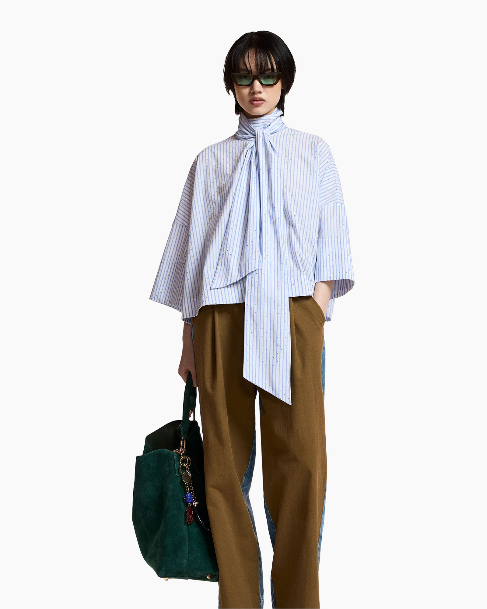 gestreept blouse, wrap blouse, hoge kraag, lange strik, wijd gesneden broeken