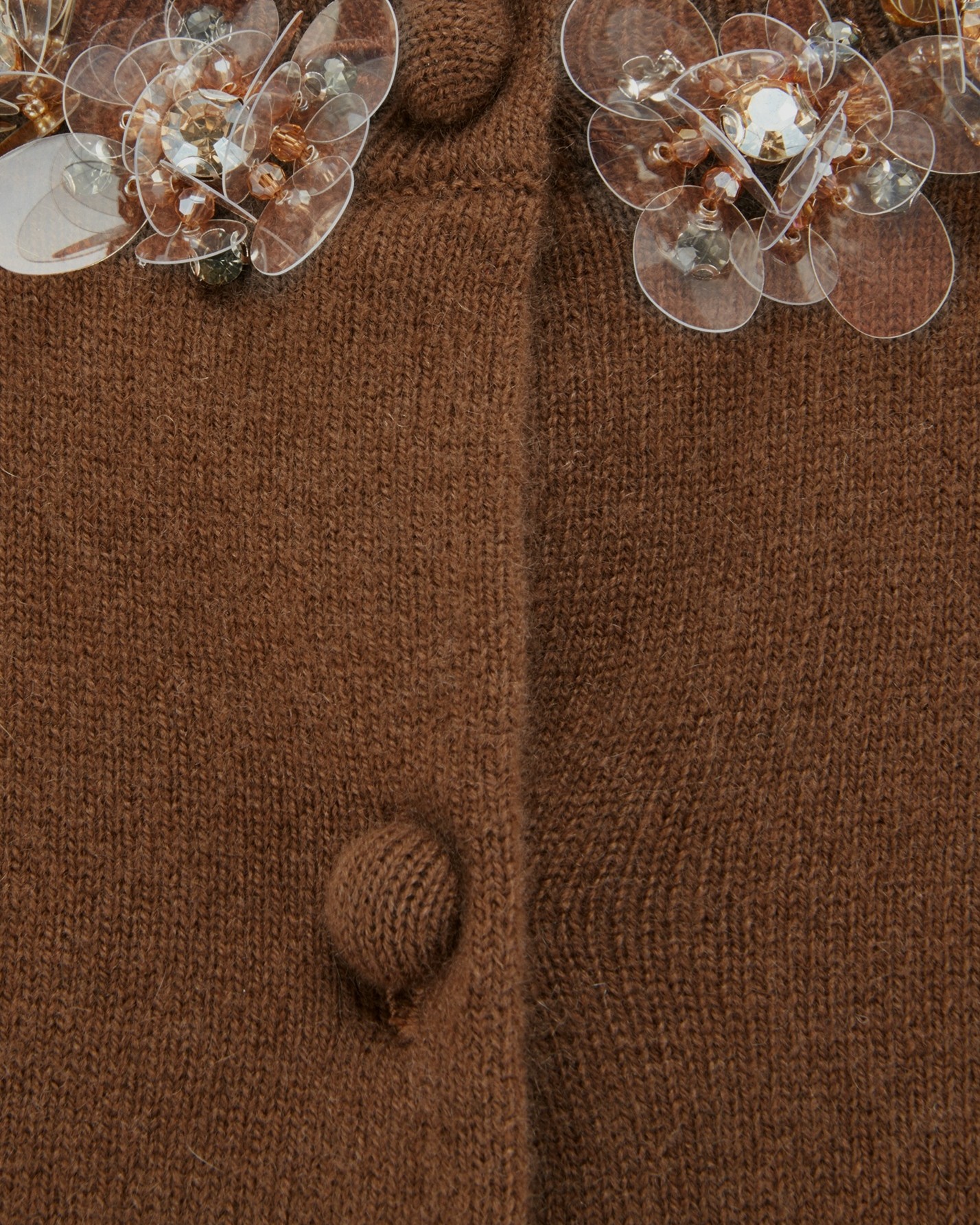 bruin, cardigan, breiwerk, knop, versiering