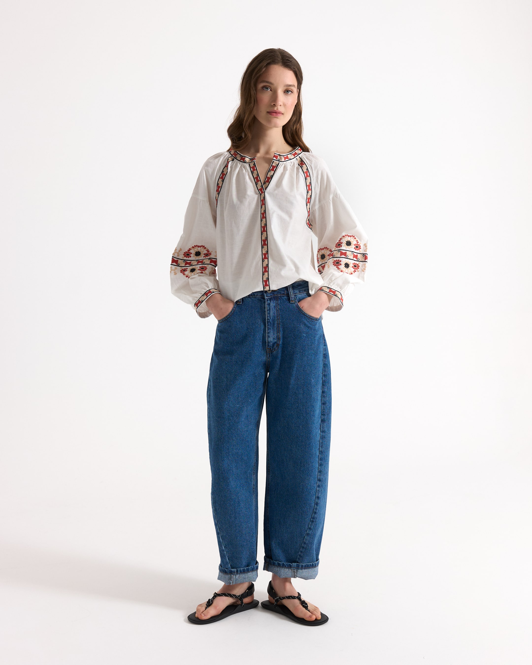 witte blouse, geweven/geborduurd, bohemien blouse, lange mouwen, spijkerbroek