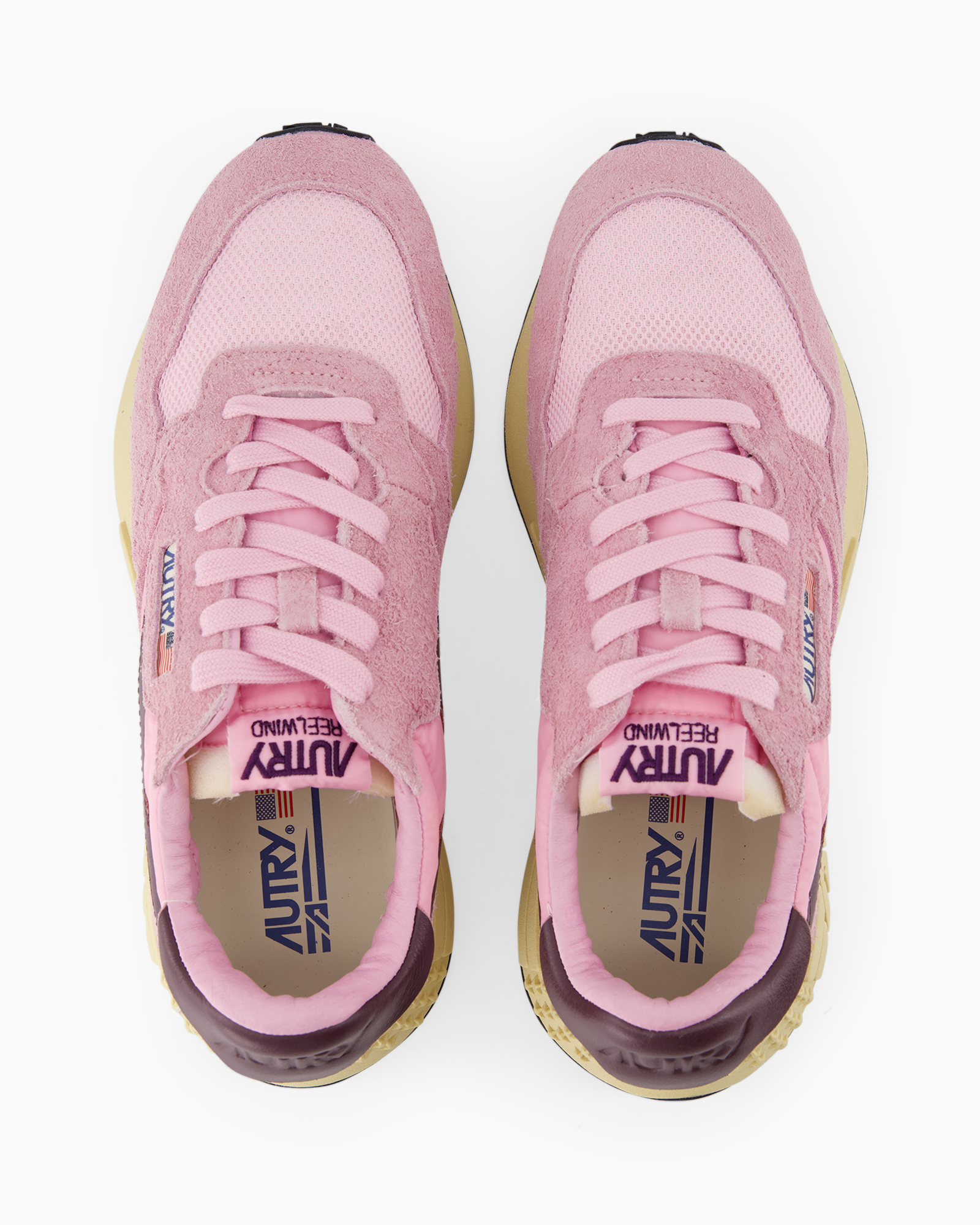 roze sneakers, mesh bovenwerk, vetersluiting, sportschoen, laag model