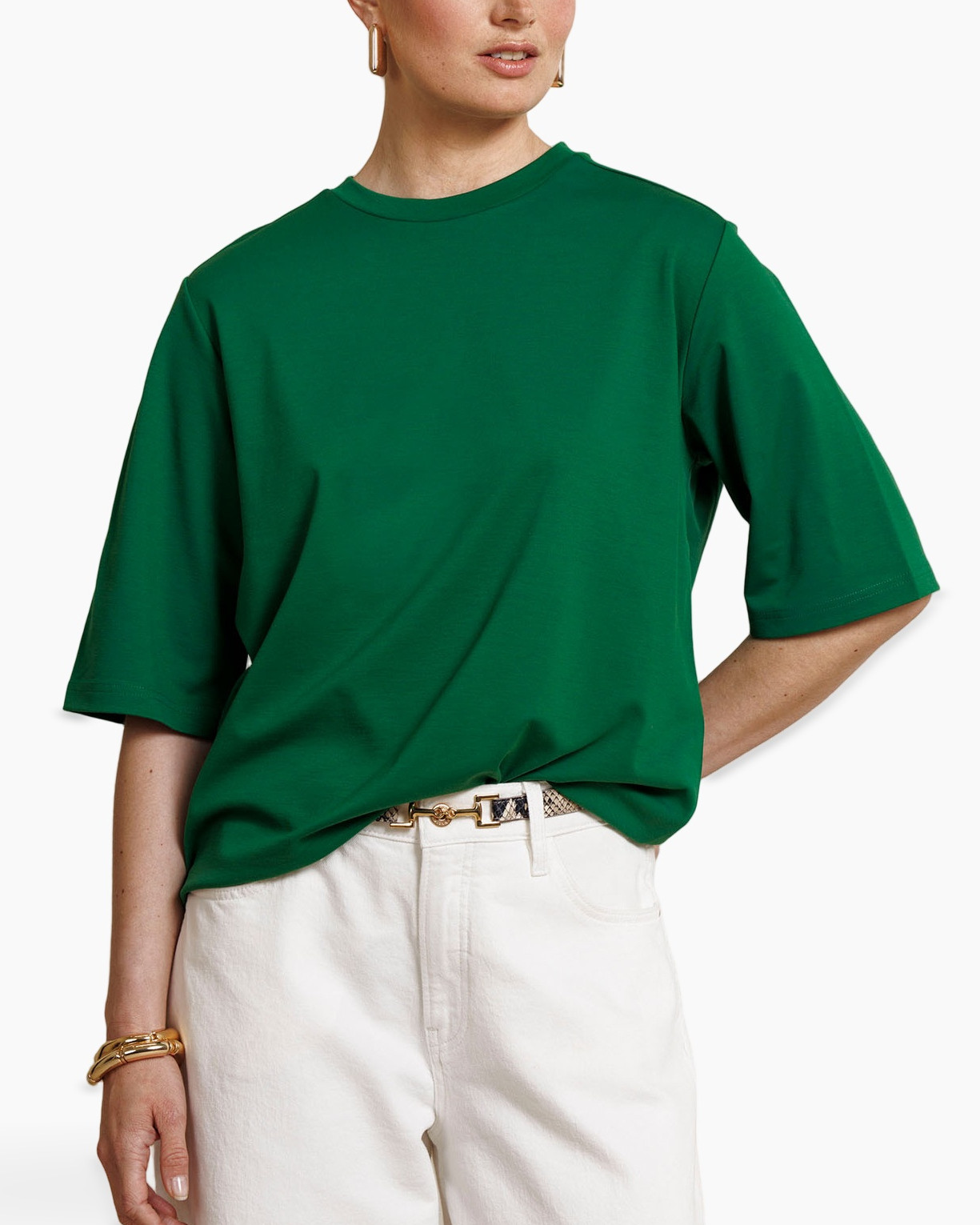 groene shirt, korte mouw, rolkraag, losse pasvorm, t-shirt