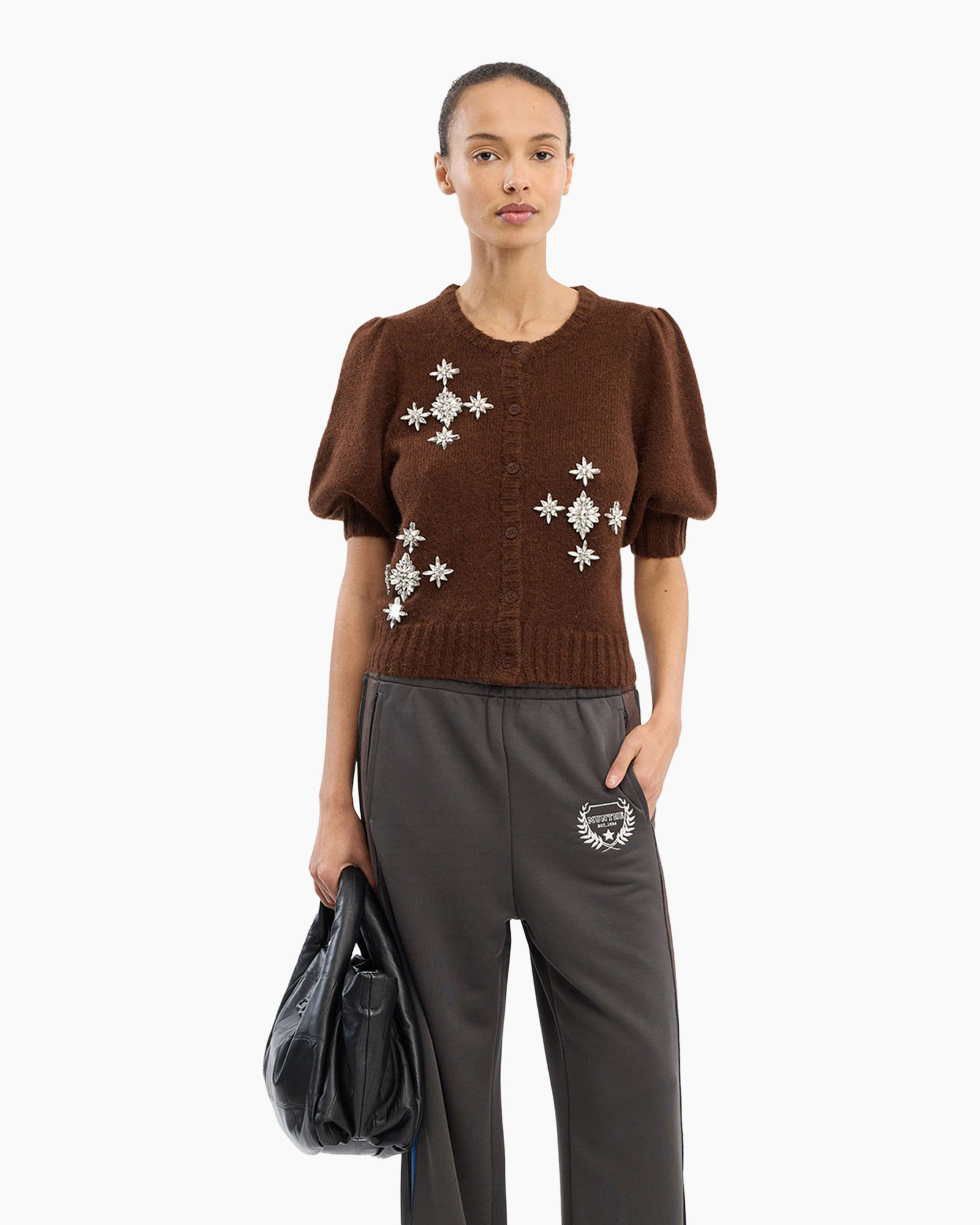 breiseltrui, bruin, pofmouw, versierd, cardigan