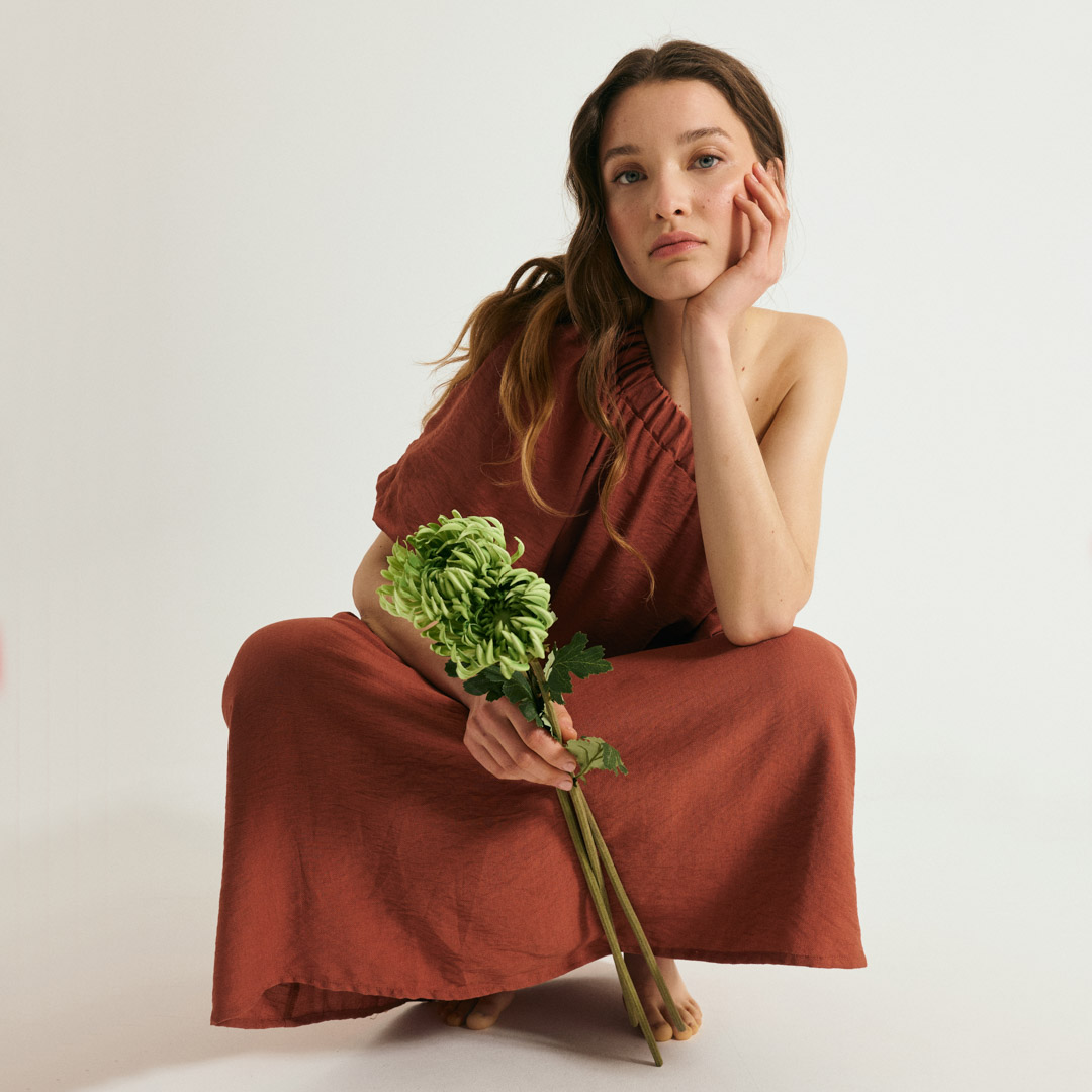 jurk, een-schouder, rood-bruin, lang, linnen