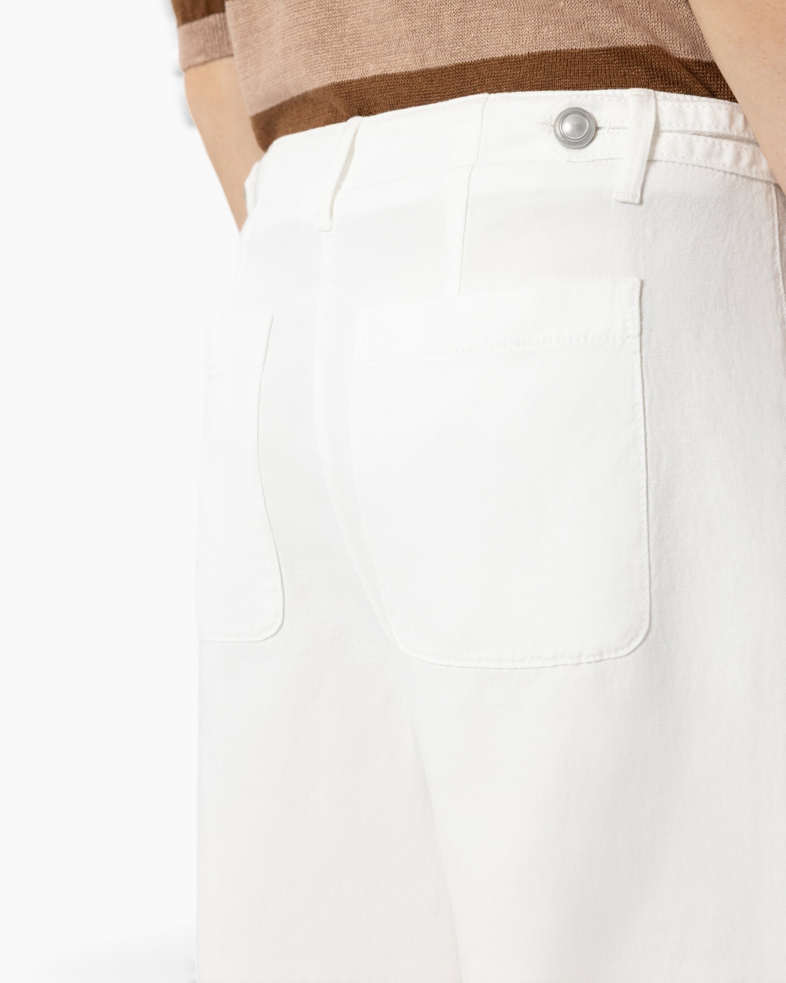 white pants, back pocket, belt loop, metal button, cotton fabric