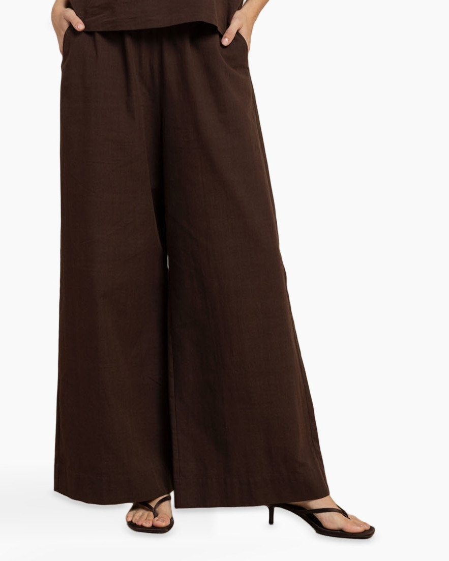 broek, wijd uitlopende, touwkoord, bruin, linnen?