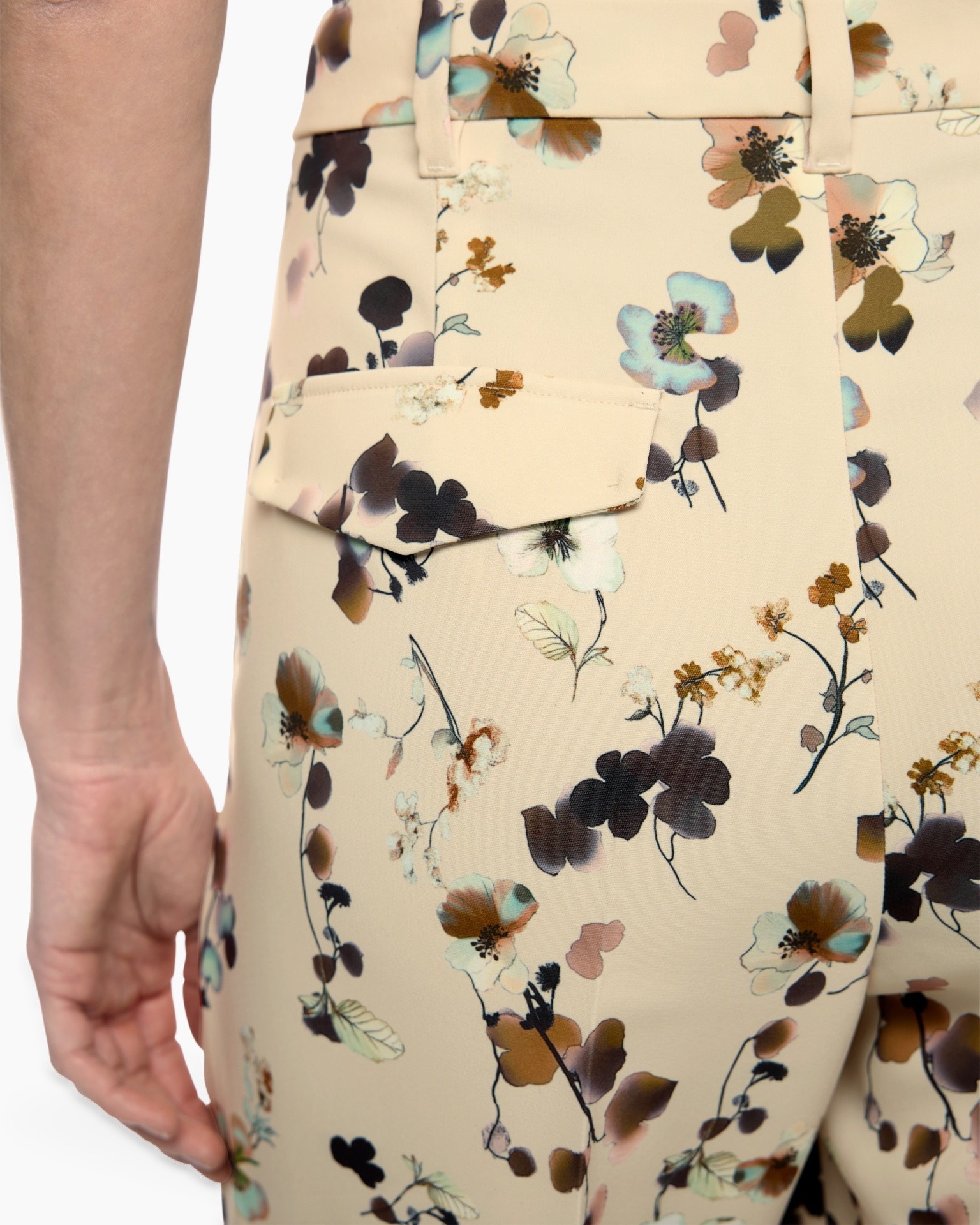 florale print, biscuit broek, zakflap, bloemenprint, middelhoog