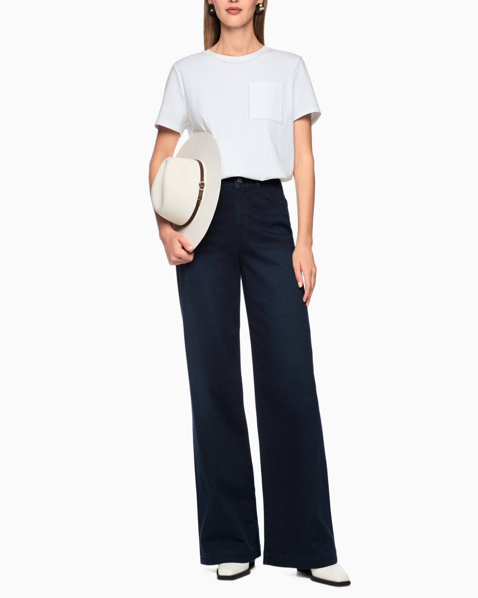 Clothing, Pants, Home Decor, Linen, Person