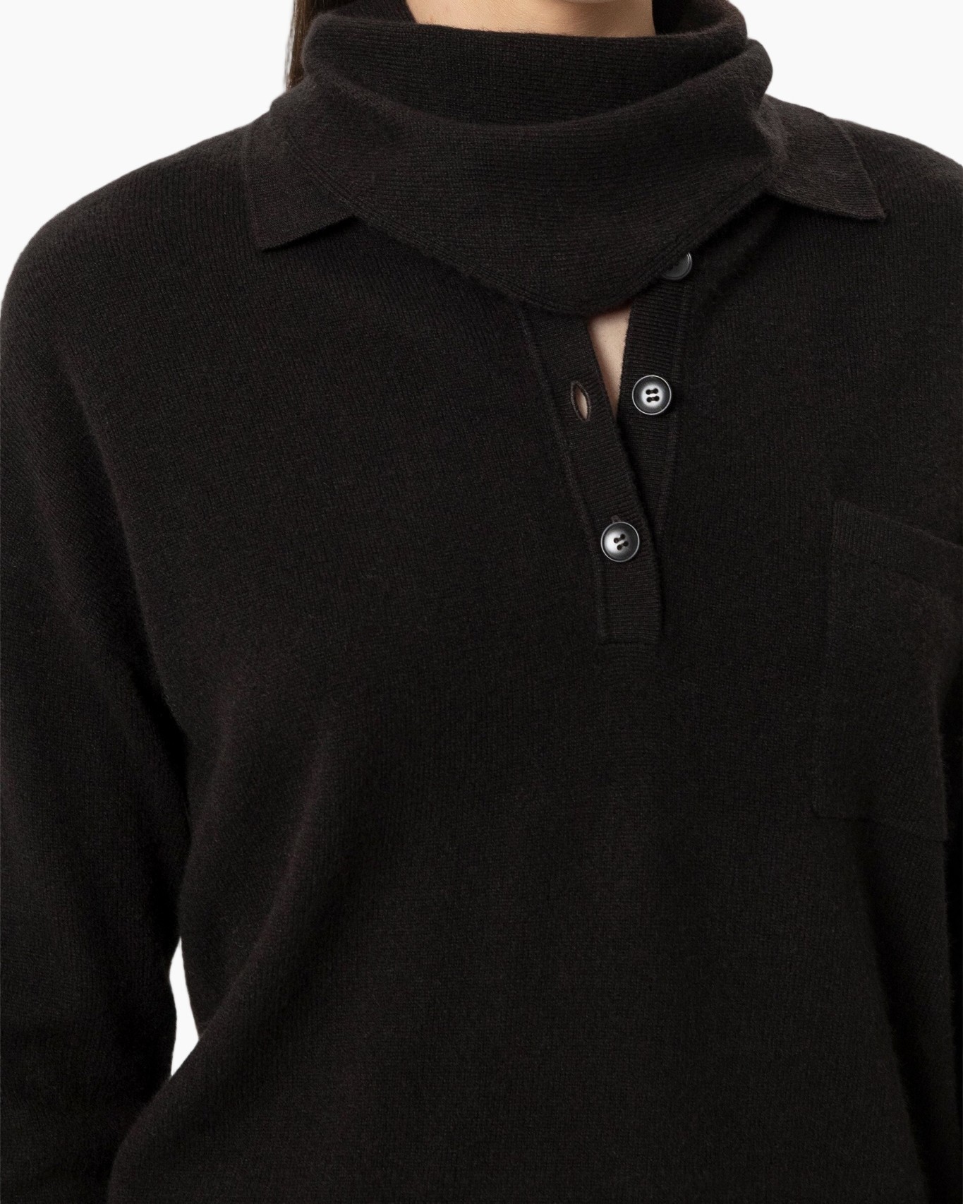 zwart vest, poncho kraag, drie-knop placket, brei stof, zakdetail