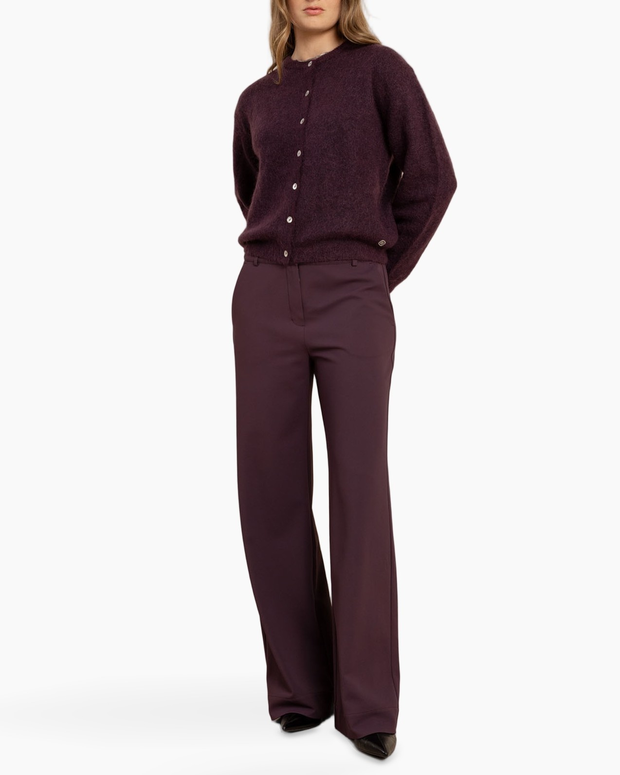 cardigan, breipub, bordo, knopen, wijd uitlopende broek
