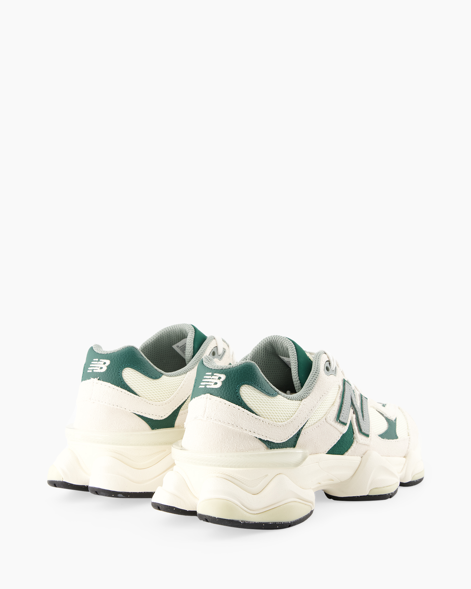sneakers, schoenen, wit, groene accenten, dikke zool
