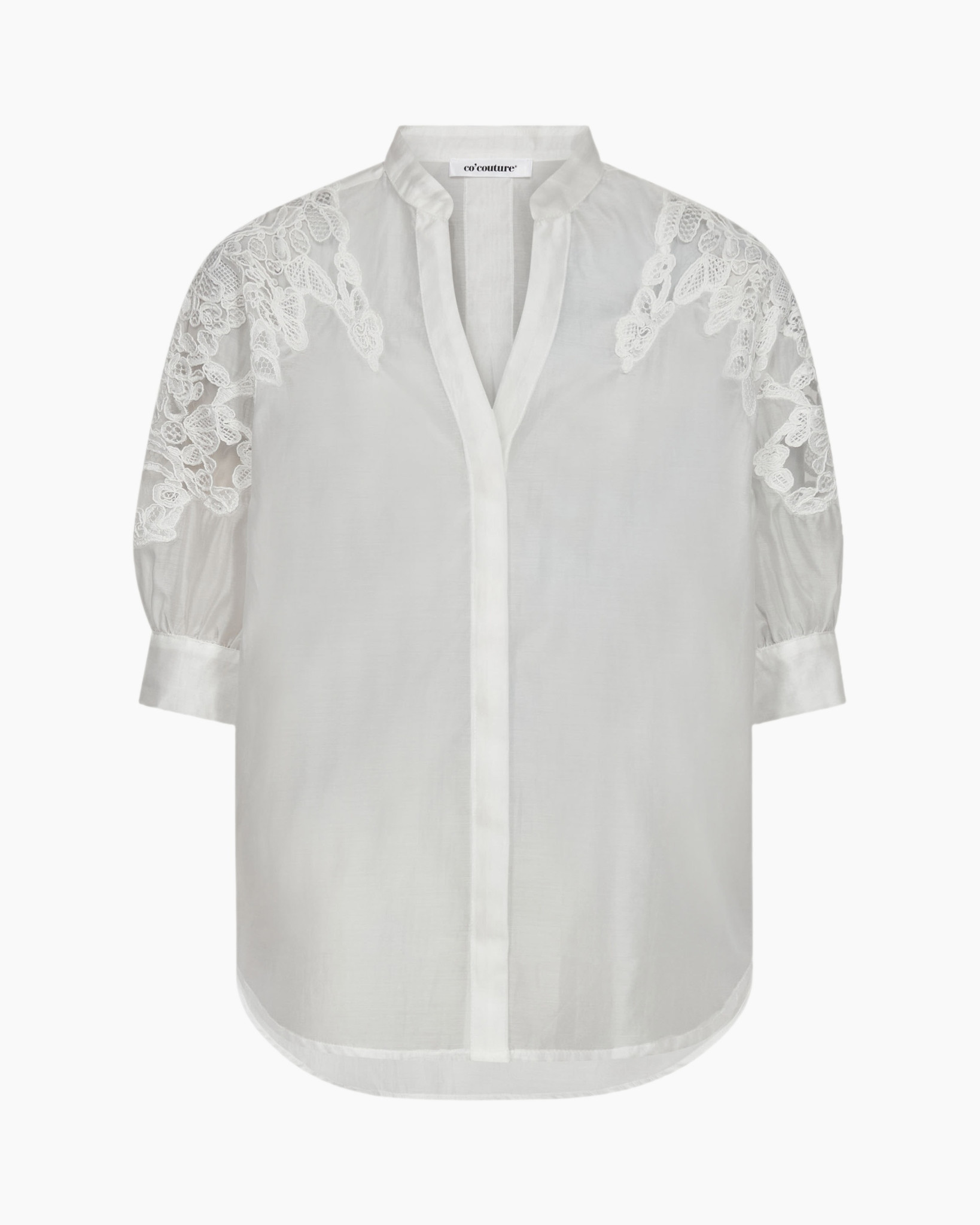 wit shirt, kantpatroon, blouse, pijp mouwen, knoploos applicatie