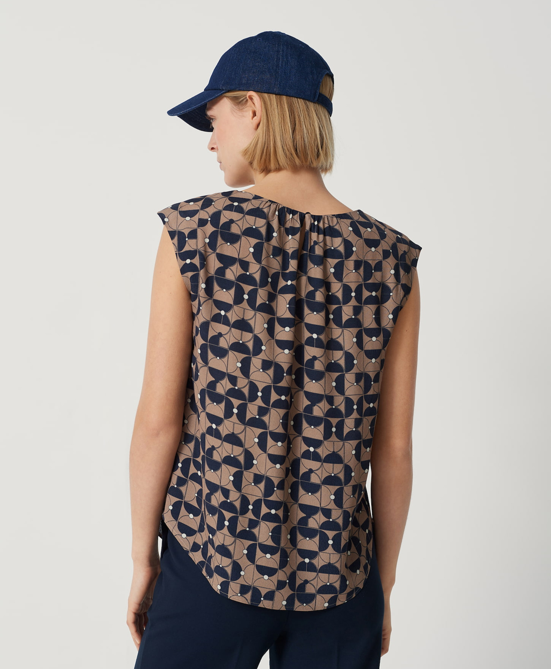 Someday Top Zacci Graphic Bruin