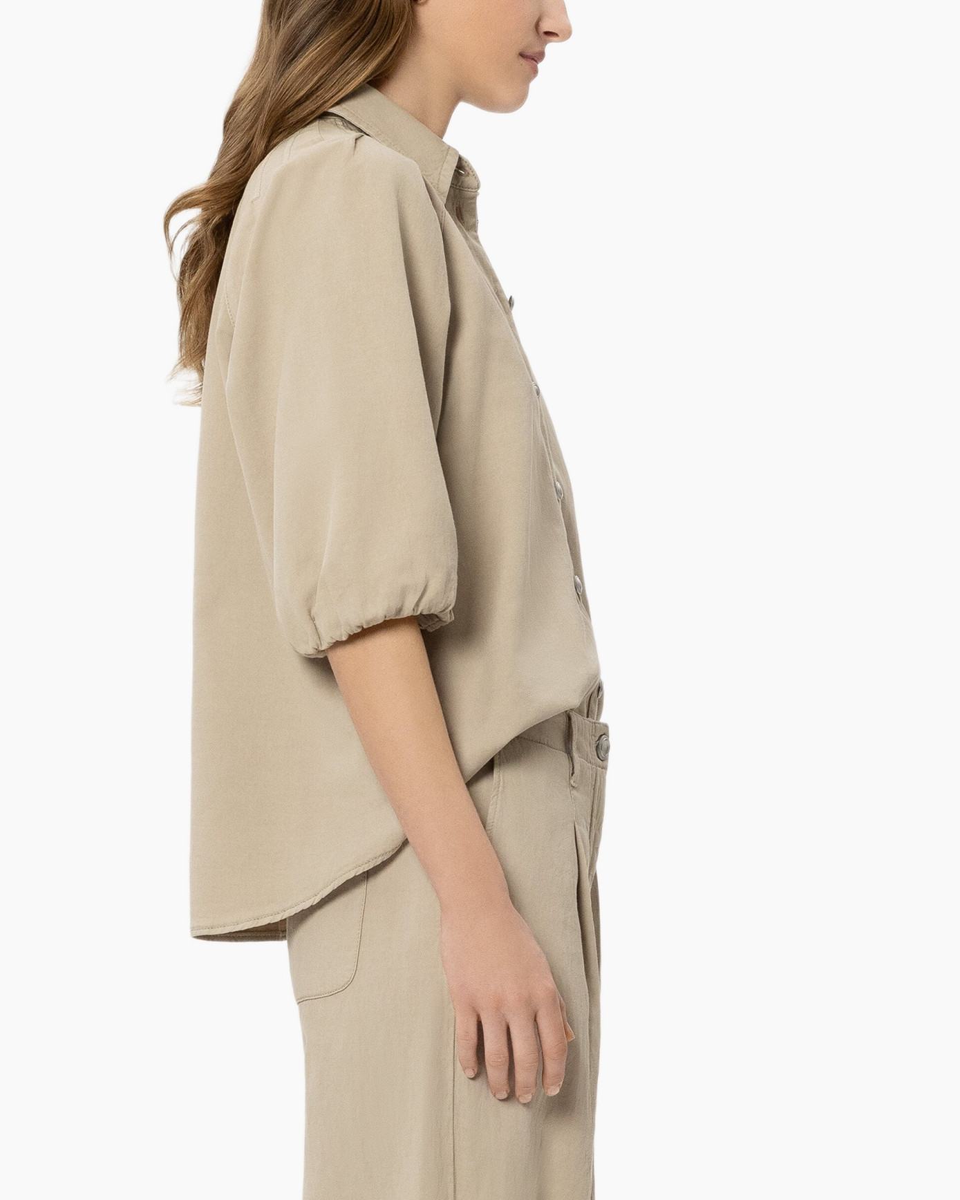 beige shirt, losse mouw, kraag, knopen voor, jersey-achtige stof