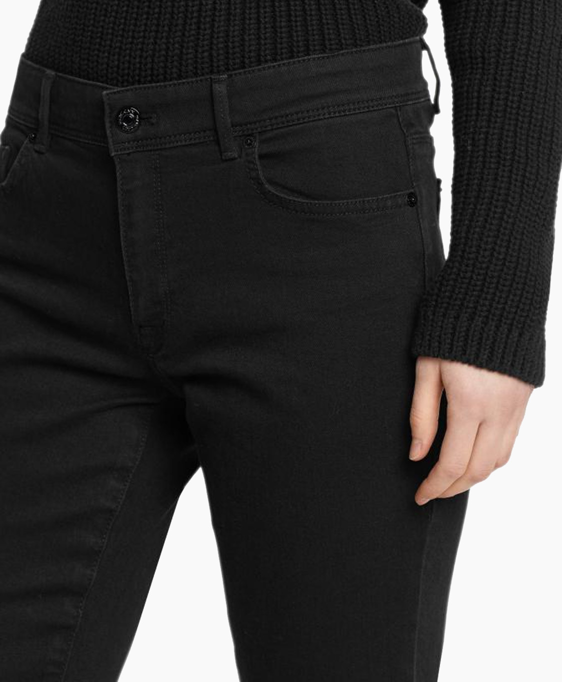 Marccain Essentials Jeans +e 82.12 D12 Zwart
