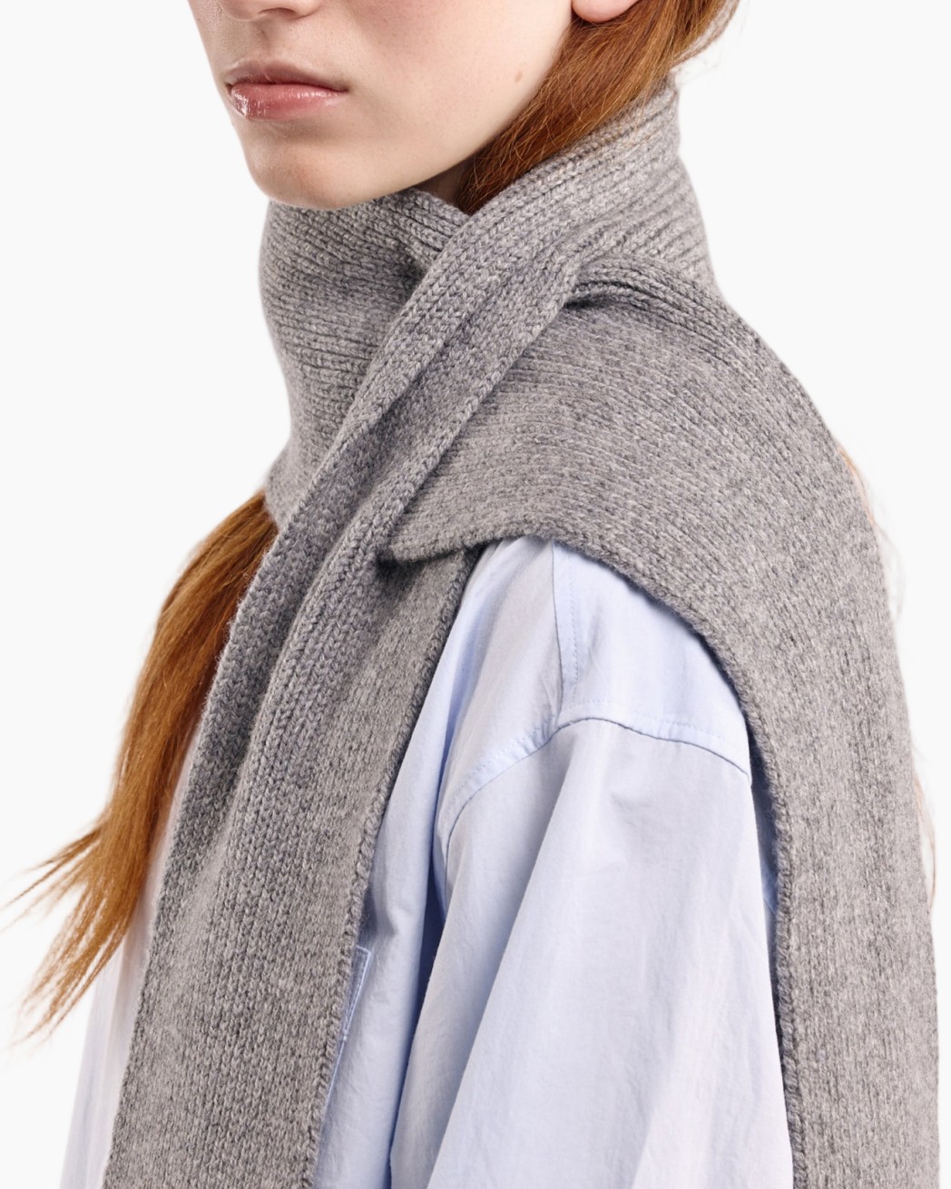 sjaal, gebreide sjaal, grijs, lange sjaal, casual outfit