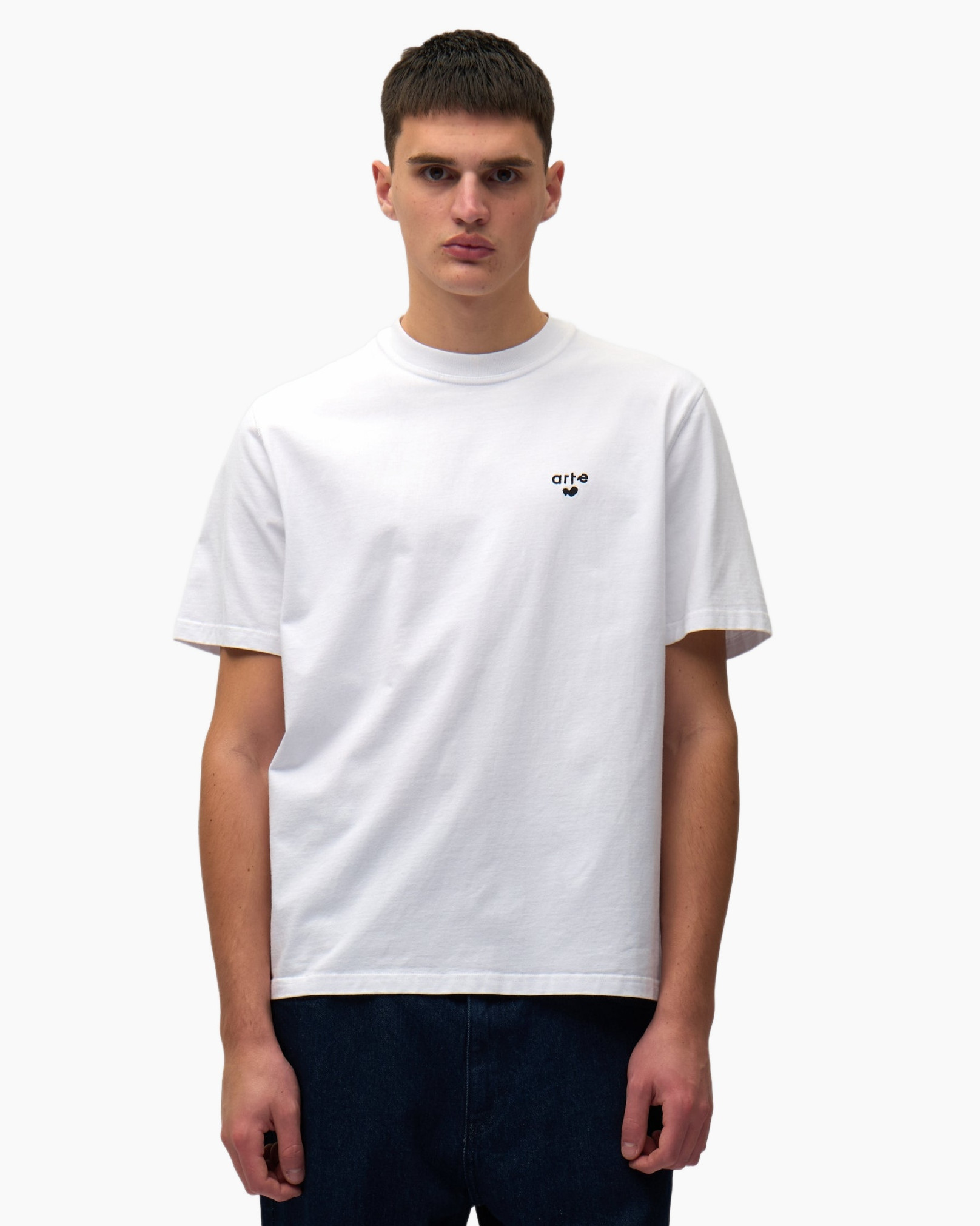 Kleding, T-shirt, Persoon, Jeans, Gezicht