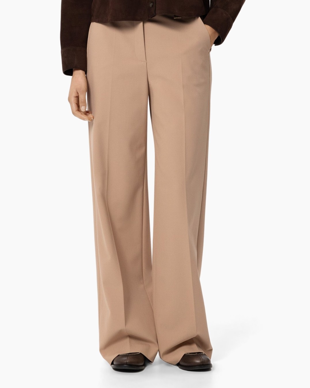 brode broek, wijd uitlopend, formele broek, plooien?, lose pasvorm