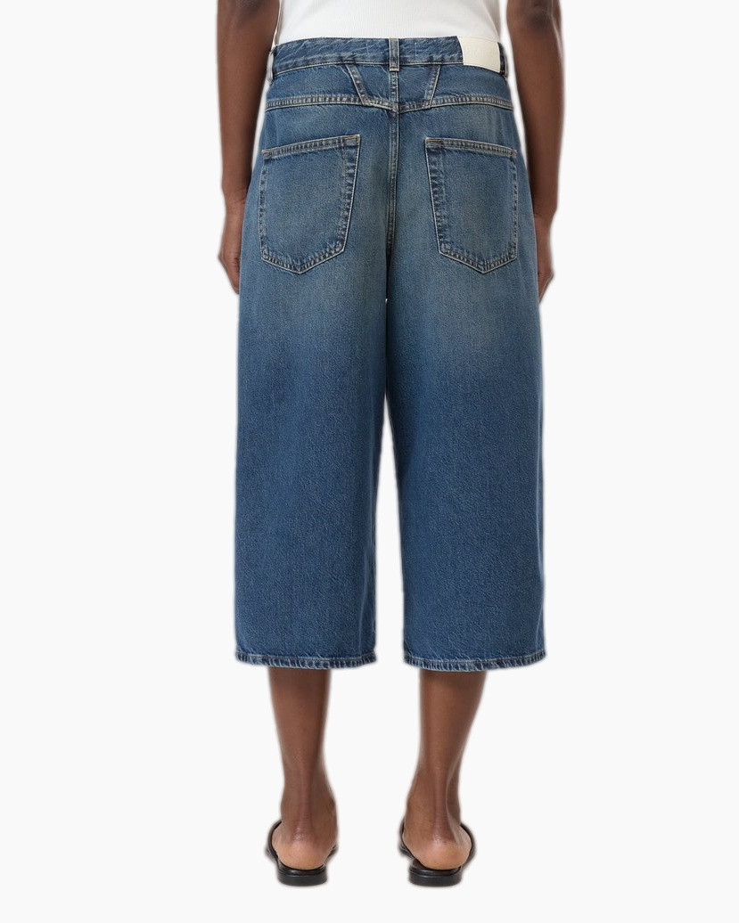 denim shorts, wide-leg, mid wash, knee-length, belted