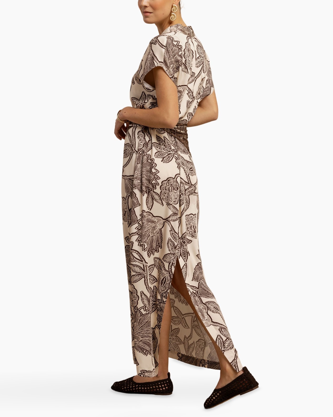 jurk maxi, beige bloemenpatroon, kant taille, korte mouwen, enkellengte
