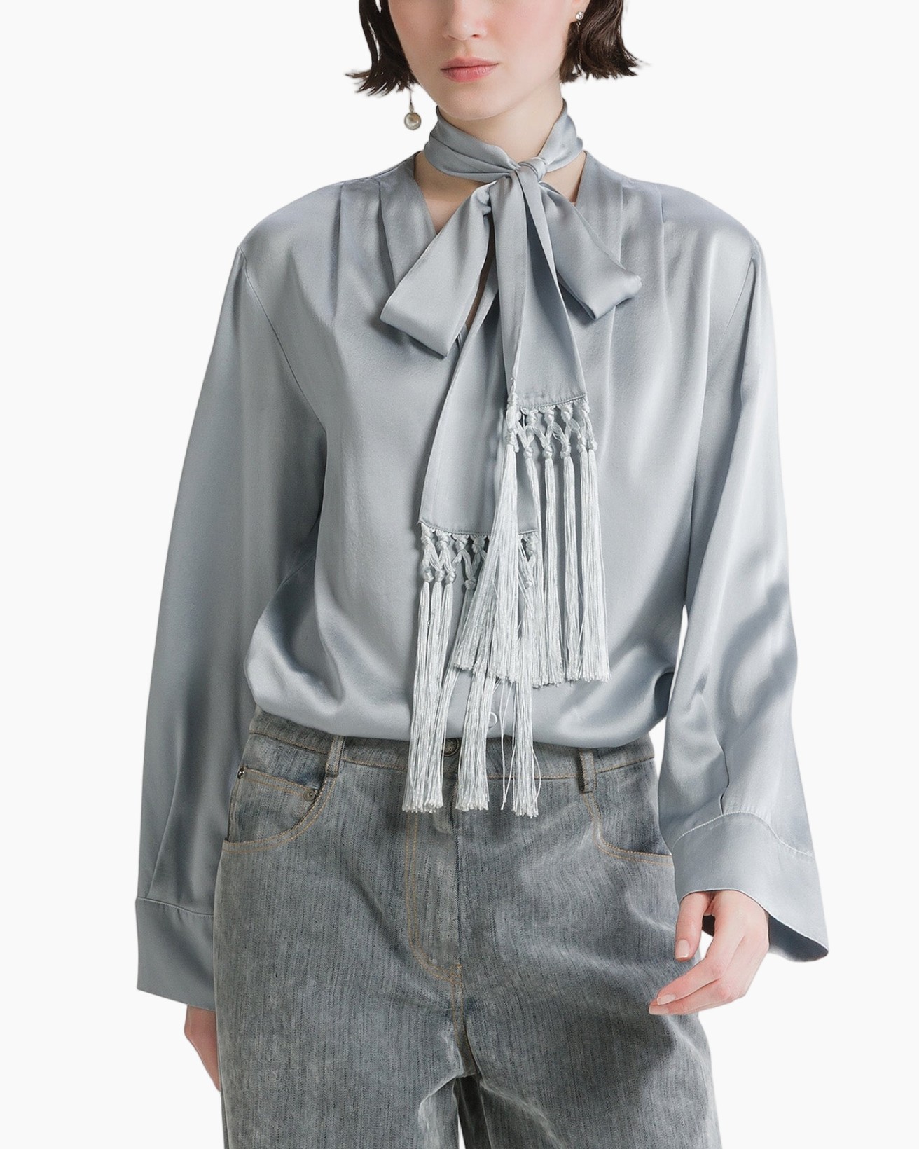 blouse, sjaal, kraagsluiting, lange mouwen, lichtgrijs